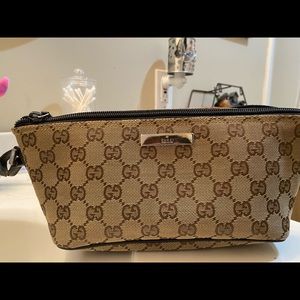 Authentic Gucci GG canvas Handbag
